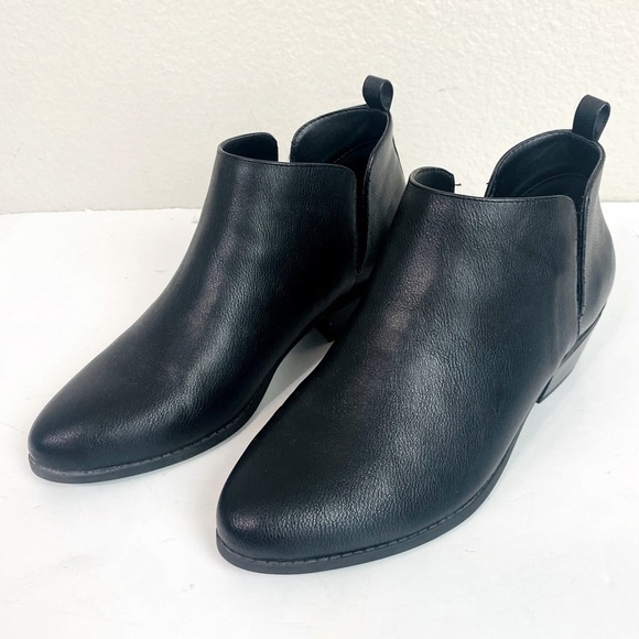 Lane Bryant Cloud Dream Black Side Dip Ankle Boots Size 9.5 - Picture 4 of 7